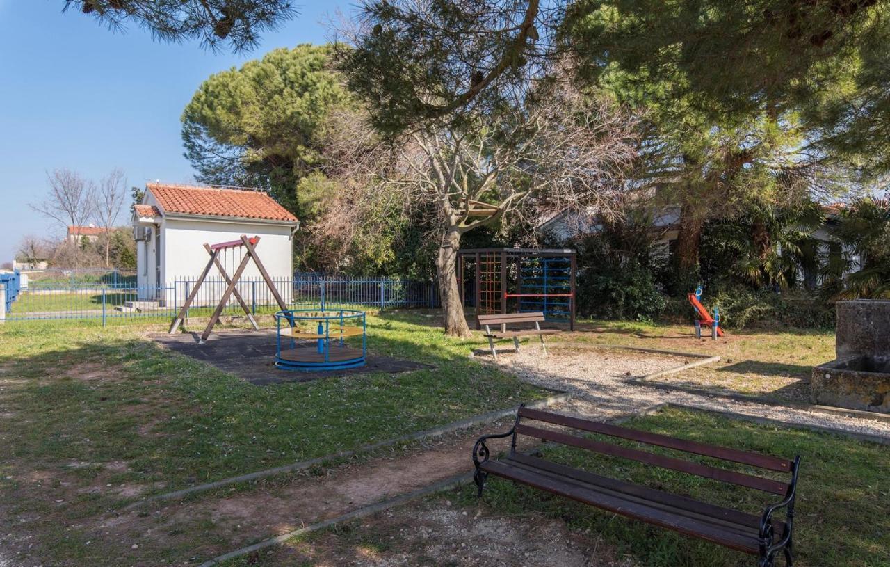 Apartment Complex Orzan Lovrecica Exterior foto